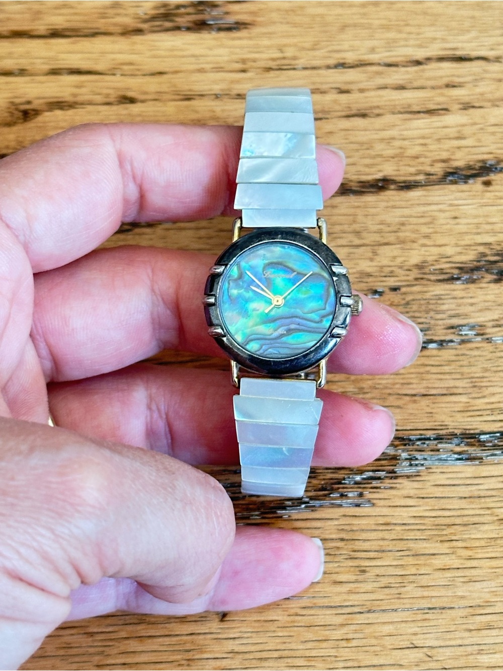Vintage Mother-of-Pearl Dial Women’s Watch with White Mother-of-Pearl Bracelet